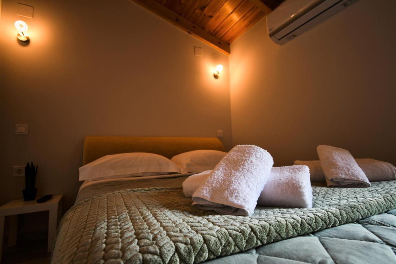 Comfy And Stylish Apt2 Ioannina Bagian luar foto