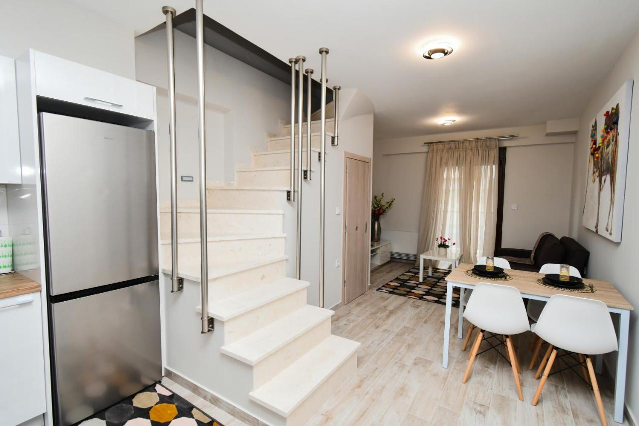 Comfy And Stylish Apt2 Ioannina Bagian luar foto