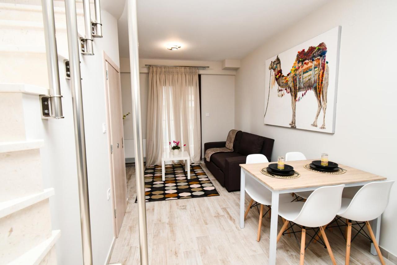 Comfy And Stylish Apt2 Ioannina Bagian luar foto