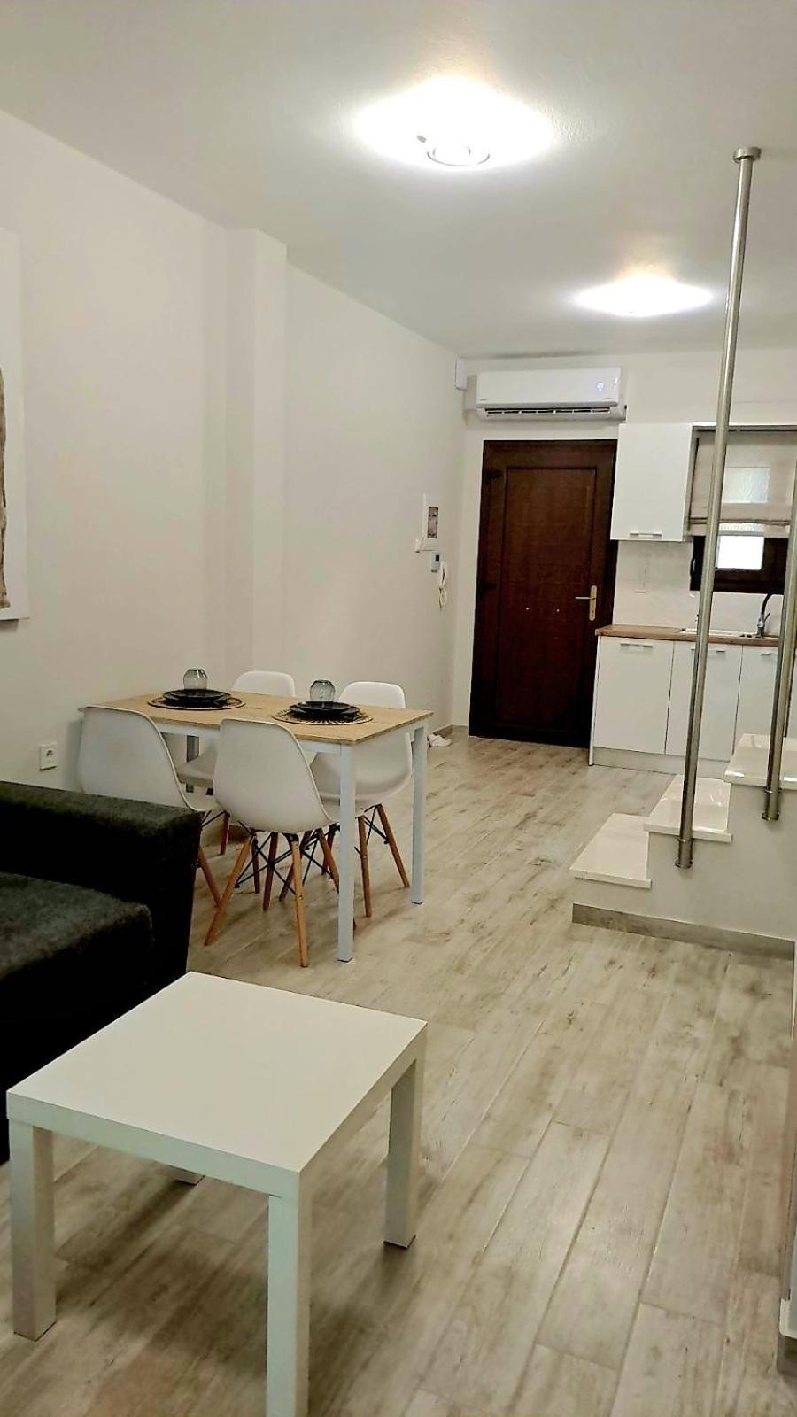 Comfy And Stylish Apt2 Ioannina Bagian luar foto